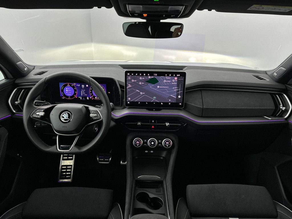 Skoda Kodiaq 1.5 tsi phev sportline business trekhaak - lm 19 inch - 360 ca