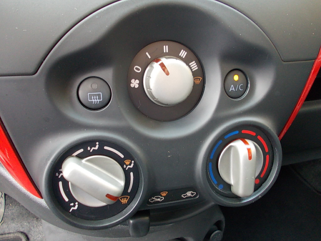 Nissan Micra 1.2 72kw dig-s 98pk 5-drs, colour-line, airco