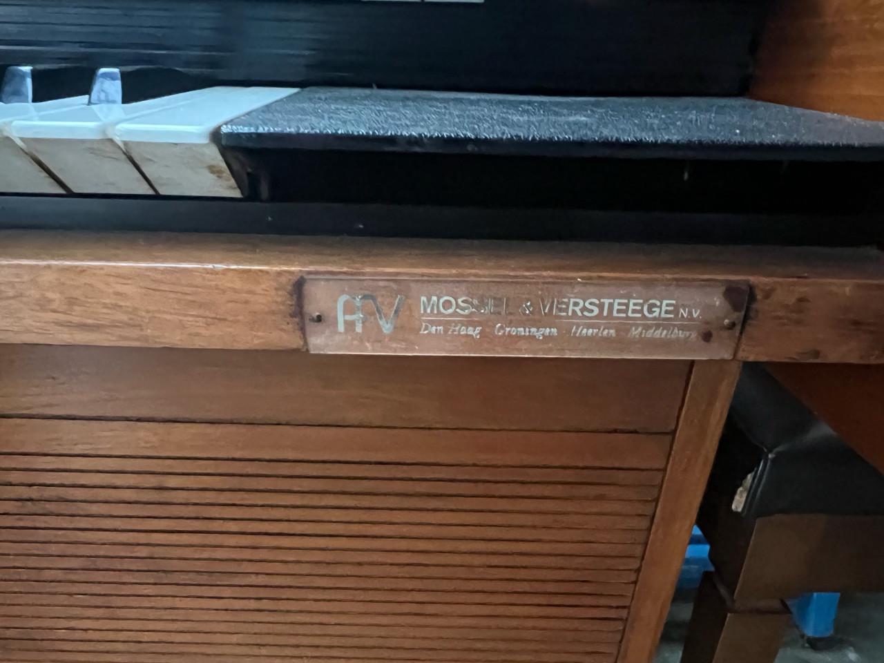 Gratis af te halen leuk orgel met bijbehorende kruk