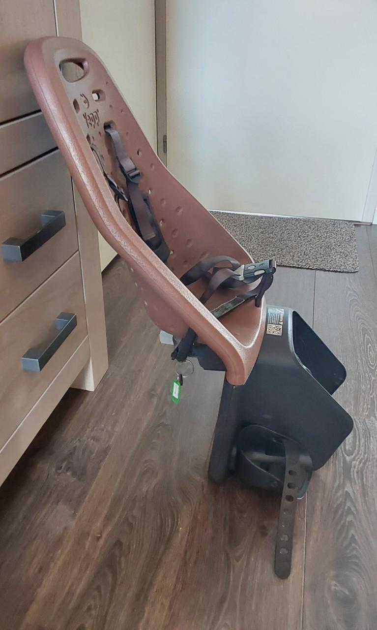 Thule Yepp Maxi Easyfit fietsstoeltje voor een max gewicht van 22 kg.