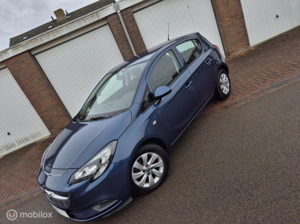 Opel Corsa 1.4 edition / 5- deurs / stuur- stoelverwarming / parkeersensore