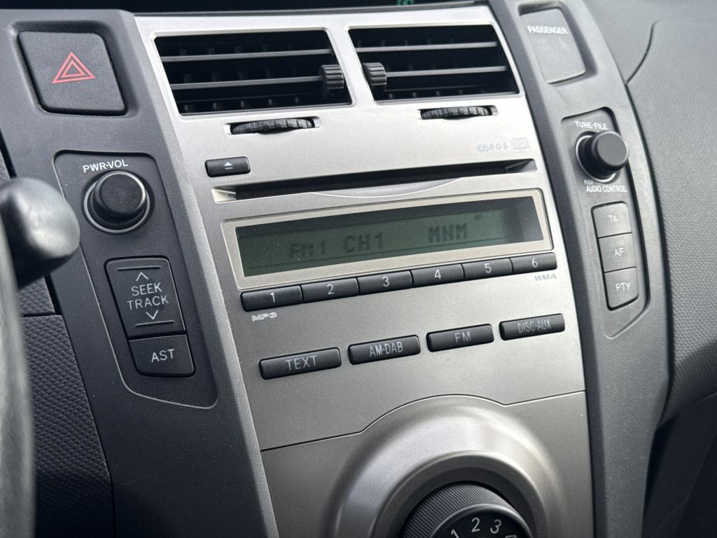 Toyota Yaris 1.3 vvti dynamic | airco | lm velgen