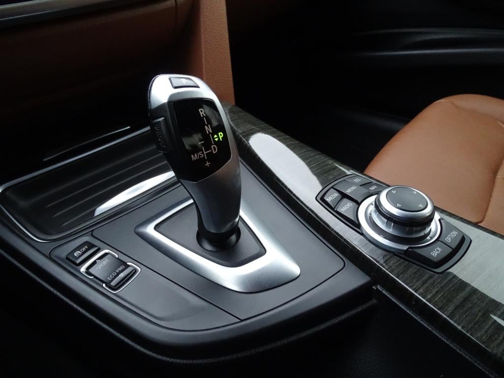 BMW 3-serie 320i high executive automaat | leder