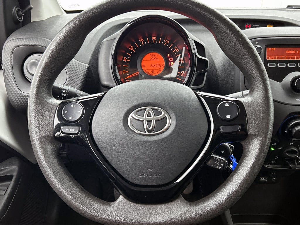 Toyota Aygo 1.0 vvt-i x-fun | airco | bluetooth