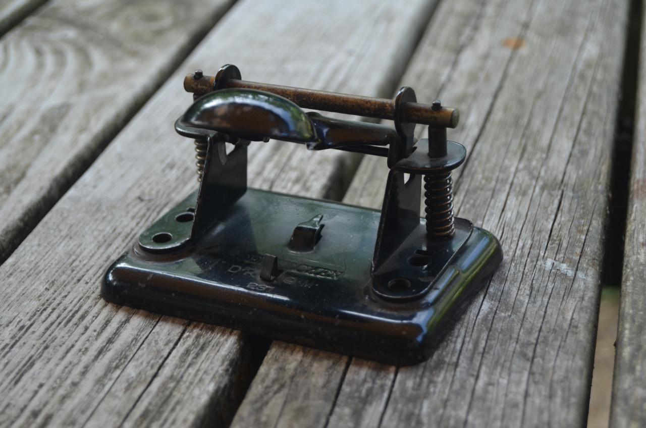 Antieke perforator, met opvang!