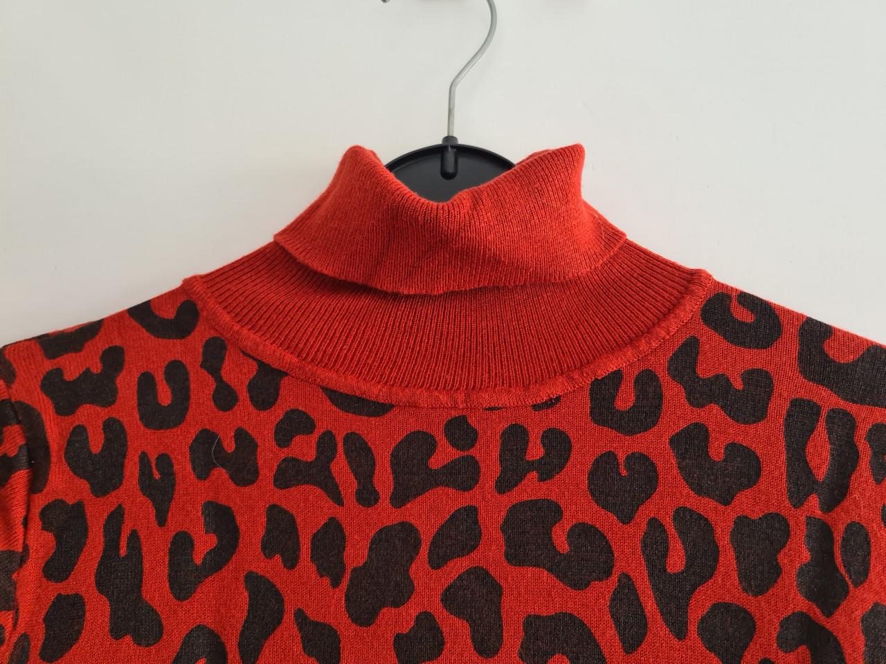 CL Essentials zwart donker rood koltrui Maat M