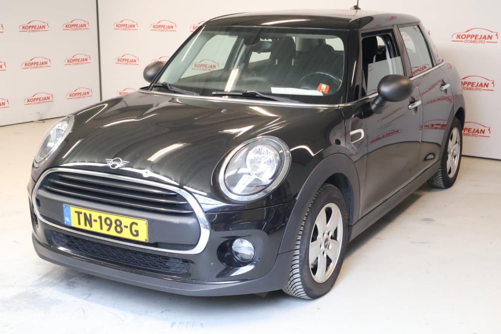 Mini One mini 1.5 first salt nl auto,btw, carplay, allseason, cruise