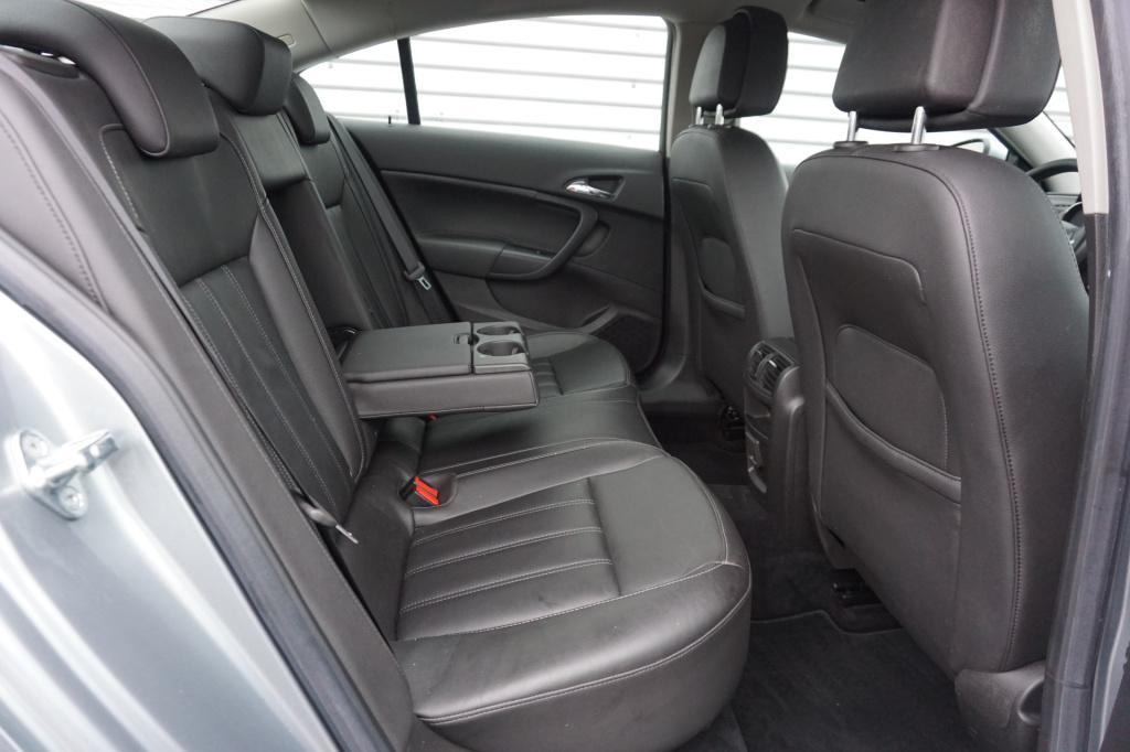 Opel Insignia 2.0 t edition automaat - climate / navi / cruise / leder / pa