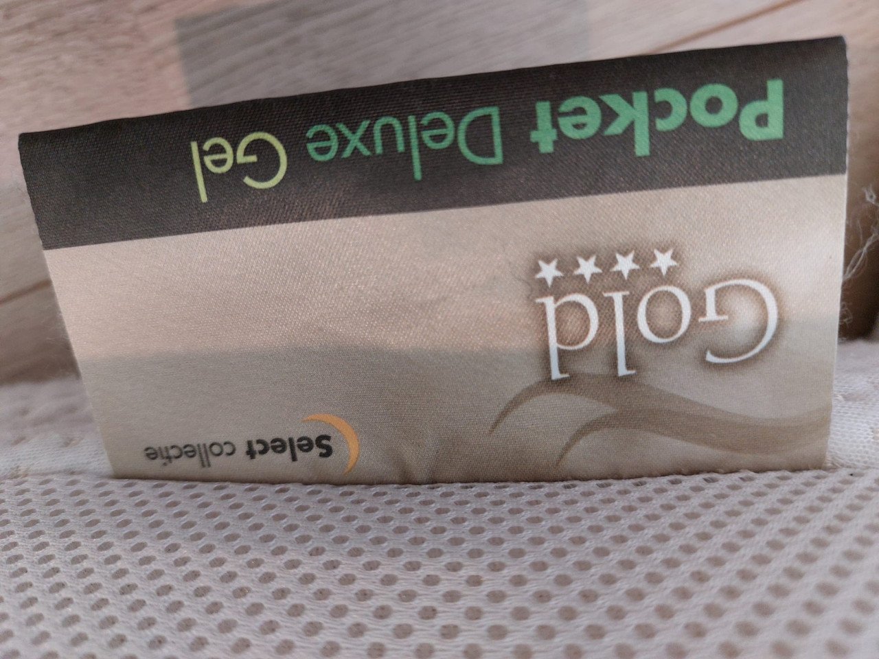 Matras Pocket Deluxe Gel Gold