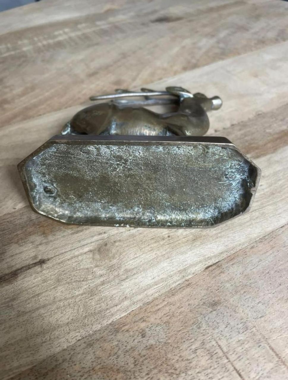 Bronzen beeldje hert