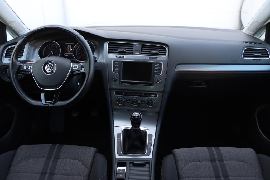 Volkswagen Golf 1.2 tsi business edition r connected