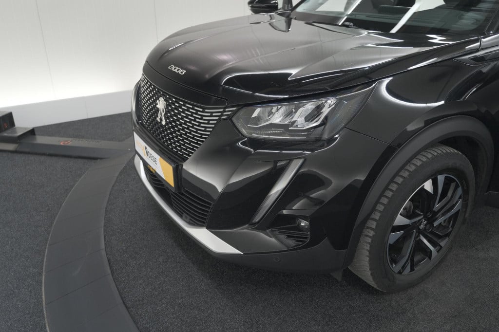 Peugeot 2008 puretech 130 blue lease allure | camera | navigatie | apple ca
