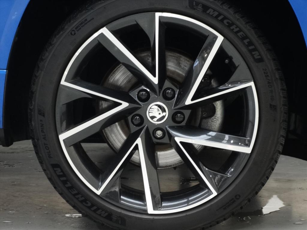 Skoda Karoq 1.5 tsi act greentech 150pk dsg-7 sportline business