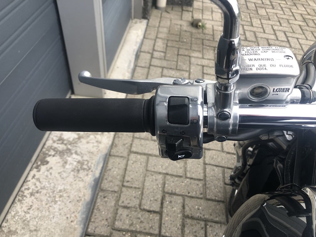 Suzuki VZ1600 Marauder uit 2005 met 28 dkm, mooie dikke cruiser €5250,-