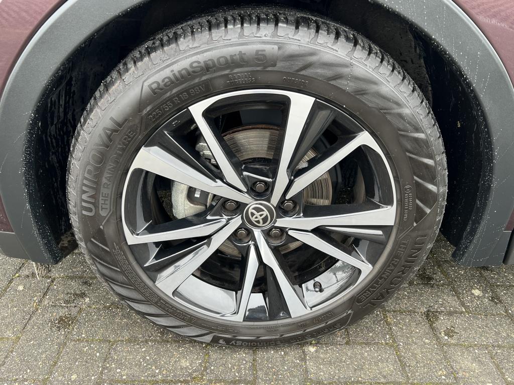 Toyota C-hr 1.8 hybrid 140 dyn
