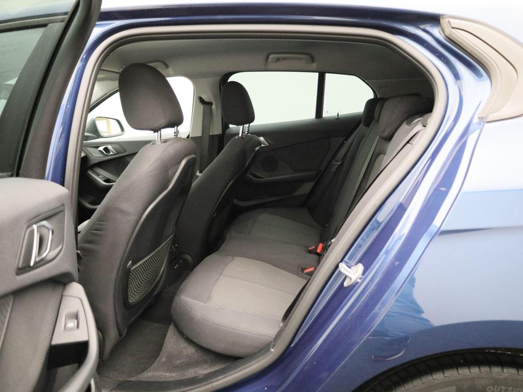 BMW 1 Serie 118i business edition | automaat | apple carplay / android auto