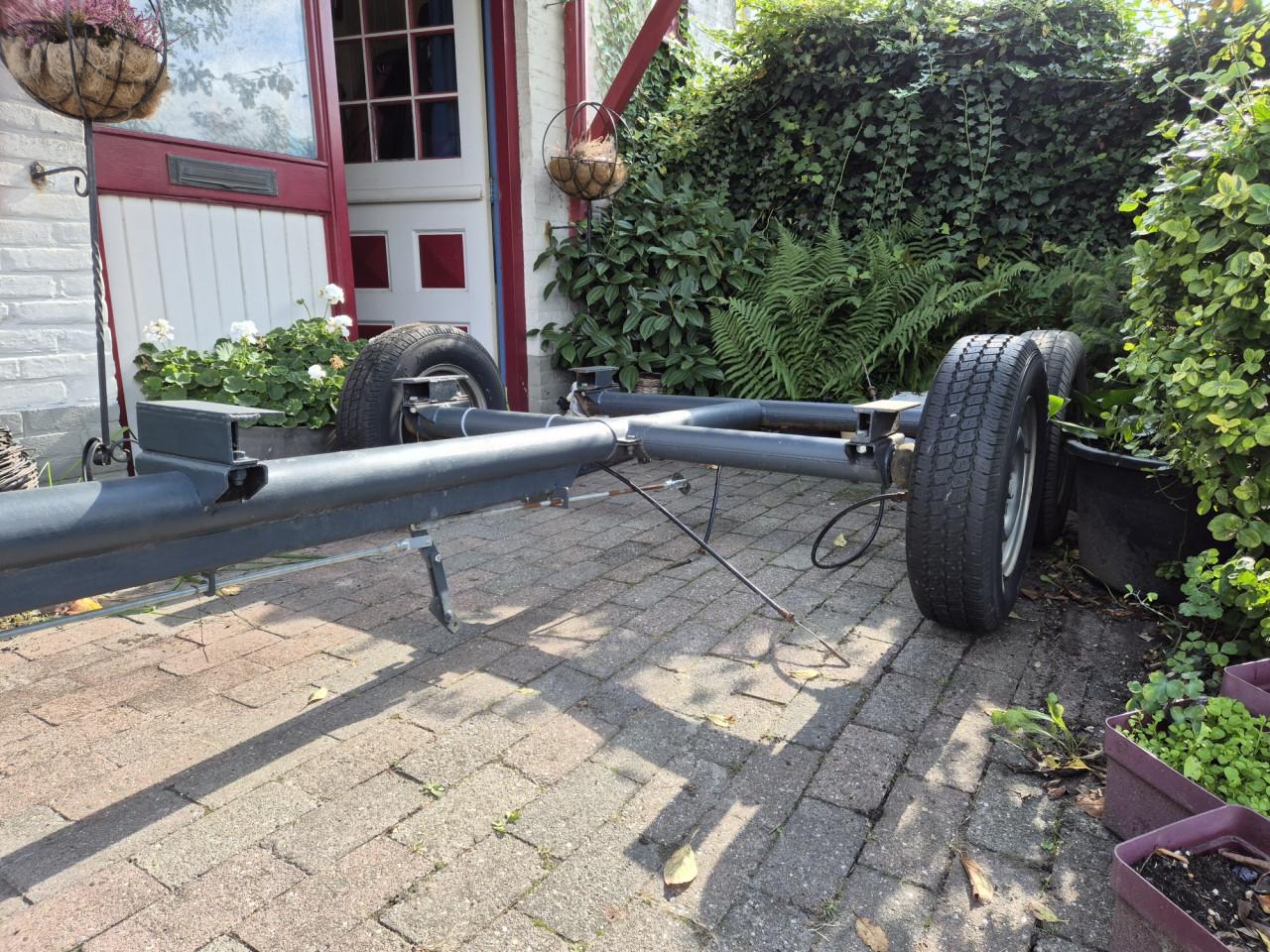 Onderstel geremde dubbelasser voor de handige klusjesman