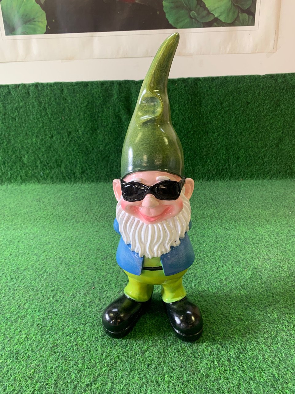 Tuinkabouter met zonnebril groen