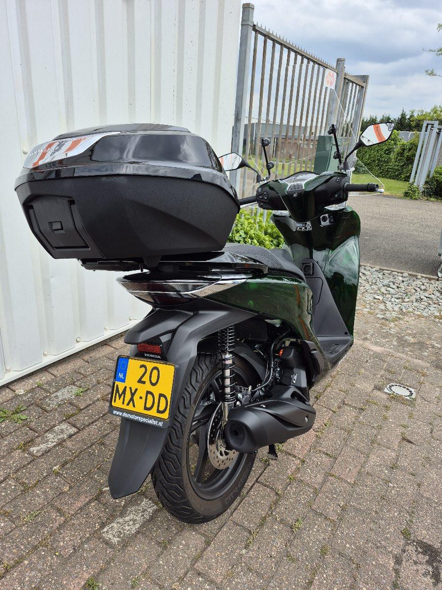 Honda SH125 Vetro motorscooter uit 2024