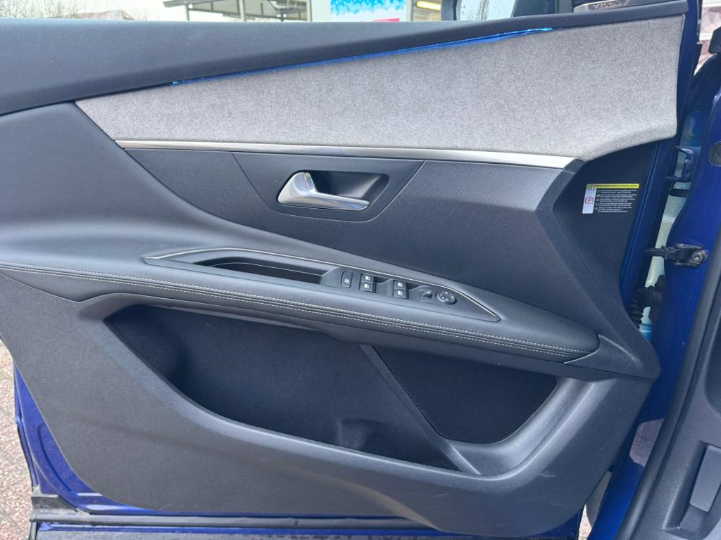 Peugeot 3008 1.6 hybrid4 300 gt