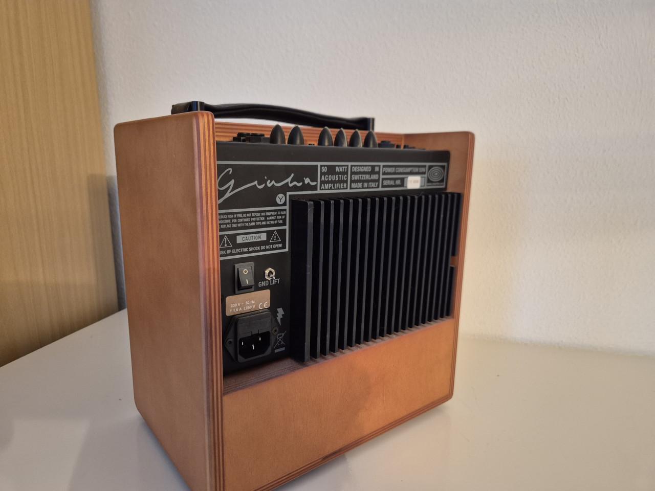 Akoestische gitaarversterker Schertler Giulia Y