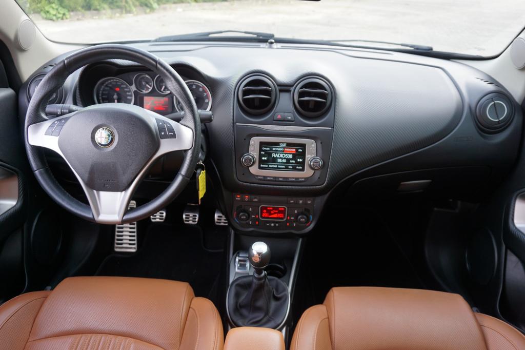 Alfa Romeo MiTo 0.9 twinair distinctive climate / navi / cruise / leder / p