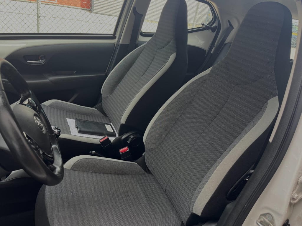 Toyota Aygo 1.0 vvt-i x-play limited | orig. nl | carplay | parkeercamera |
