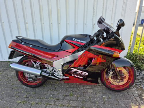 Kawasaki ZZR1100, sportieve toermotor