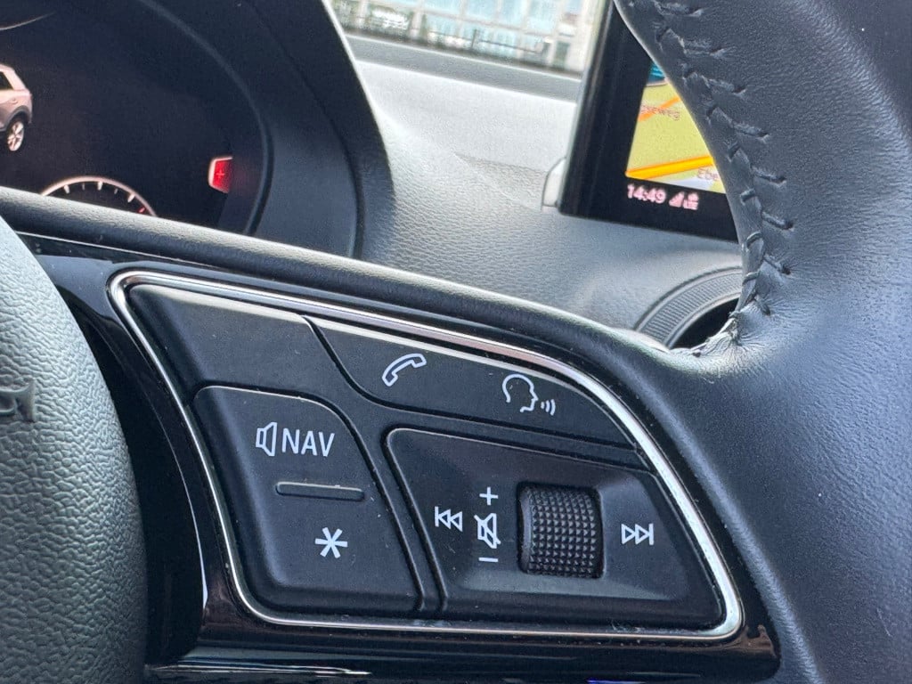 Audi Q2 30 tfsi sport * virtual cockpit * stoelverwarming * trekhaak