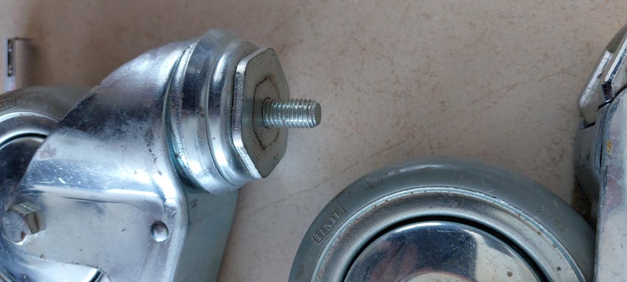 Nieuwe ZWENKWIELEN met rem (2 stuks)