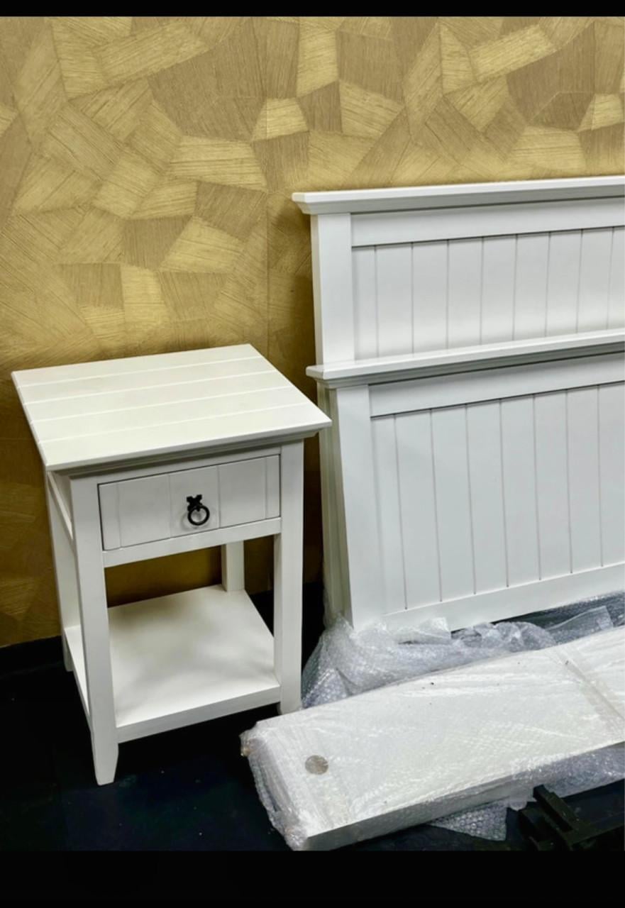 Bed 160 x 200 met nachtkastjes van Beter Bed