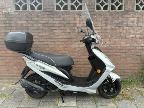 MOOIE KYMCO VP50 4 TAKT SNOR SCOOTER ! WEINIG KM ! BJ 2013