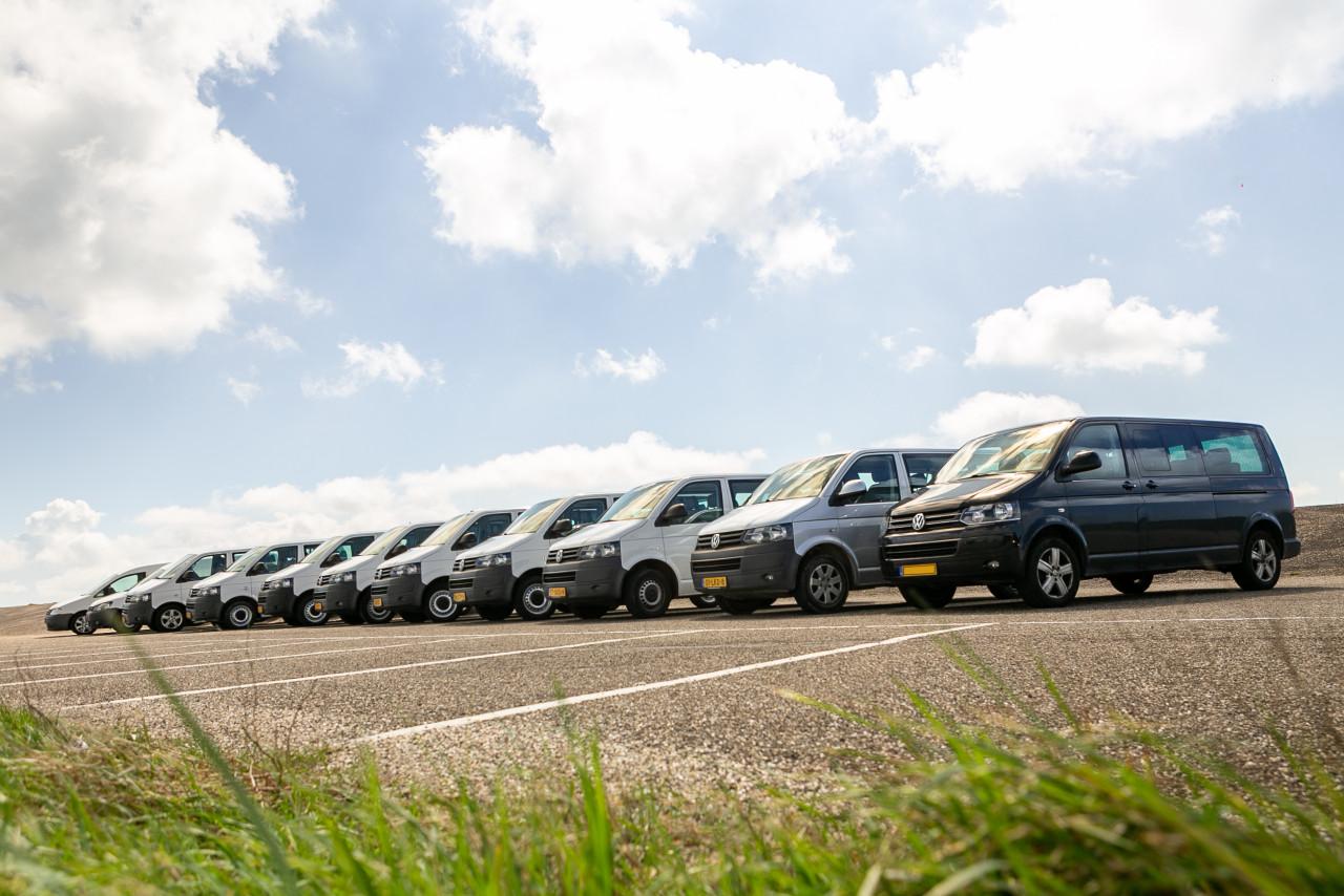 9-PERSOONS BUSJES TE HUUR KILOMETERVRIJ EN GEEN BORG!!!