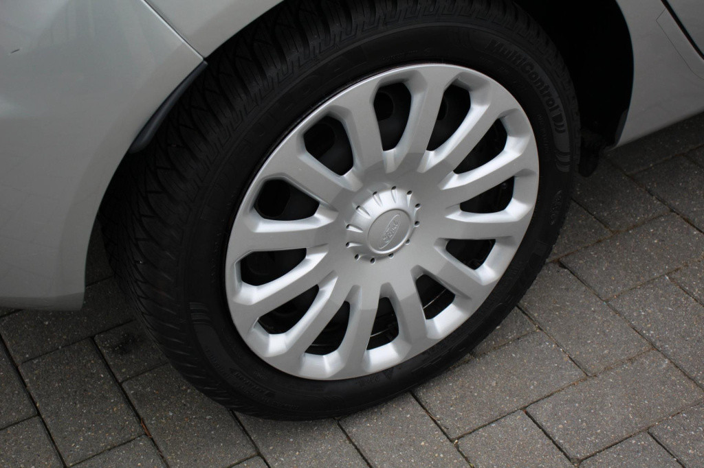 Ford Fiesta 1.0 trend - airco - stoelverwarming - alle doc - 1e eigenaar - 