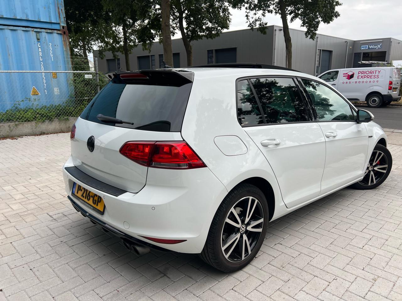 Volkswagen Golf 1.4TSI ACT Pano/PDC/Lounge