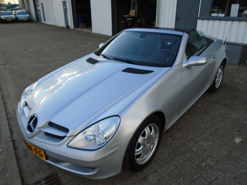 Mercedes-Benz SLK 200 k.