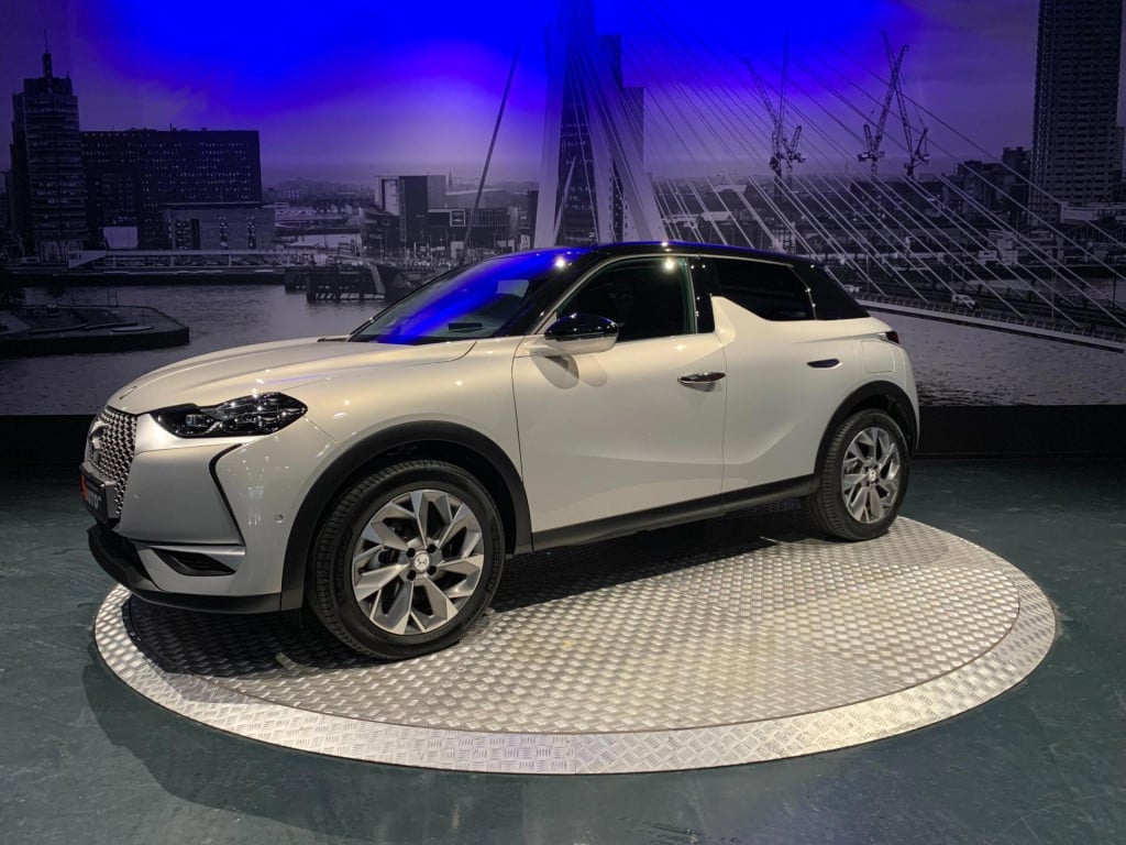 Ds Ds 3 crossback e-tense so chic 50 kwh *leder*appconnect*head-up*camera* 