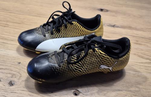 Voetbalschoenen maat 32