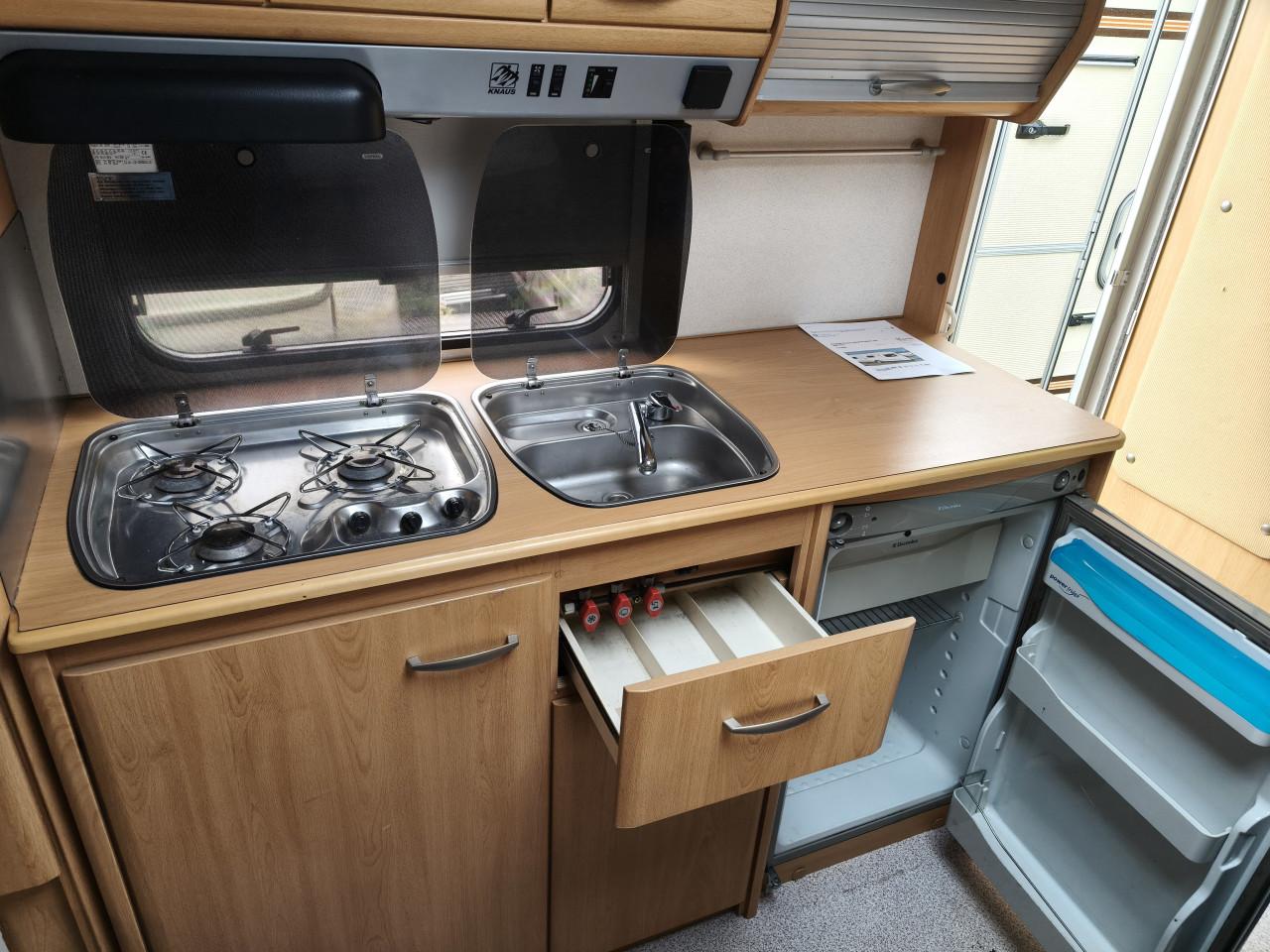 Keurige Knaus sudwind 555 B van 2001 B.j met Stapelbed