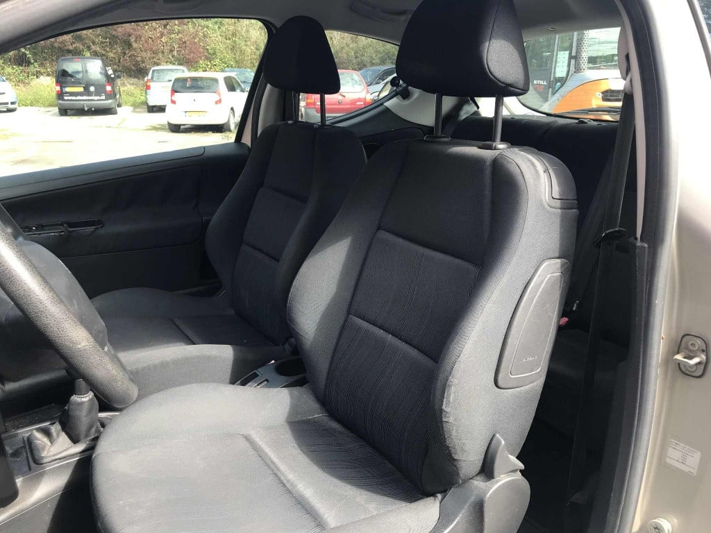 Peugeot 207 1.4-16v xr