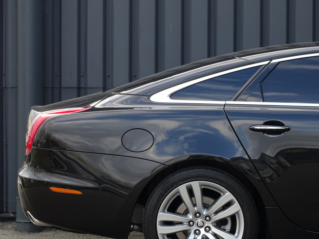 Jaguar Xj 3.0 v6d luxury | dubbel pano | 19"