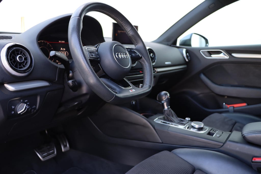 Audi A3 limousine 35 tfsi cod advance sport s-line 150pk s-tronic