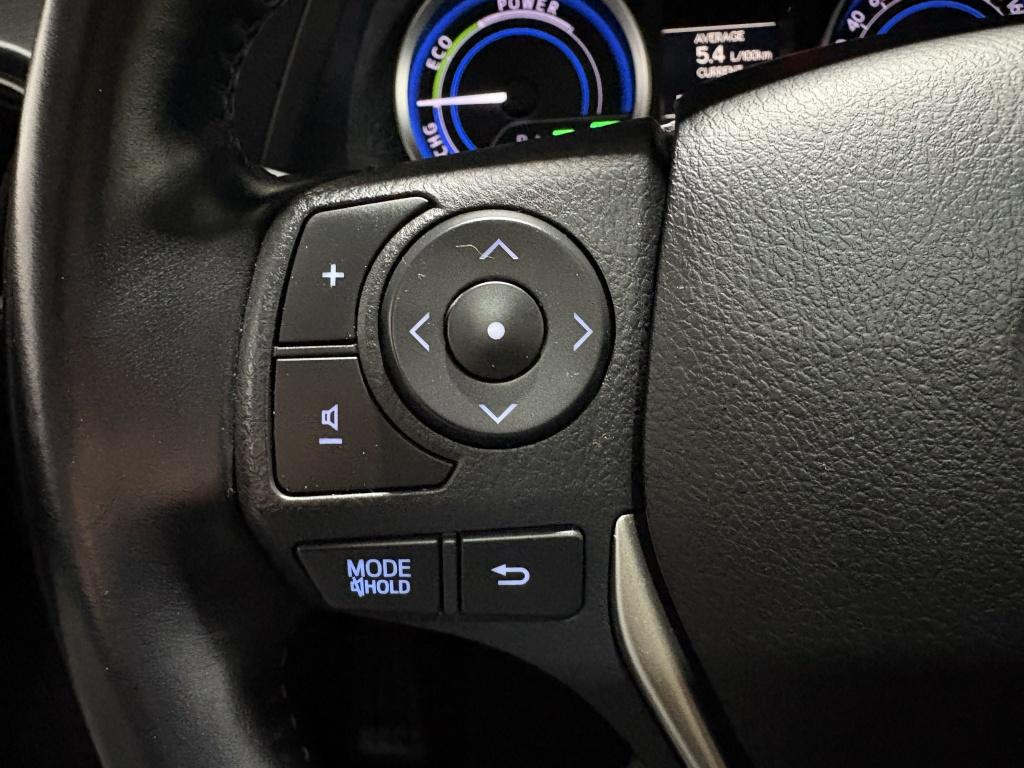 Toyota Auris 1.8 hybrid lease | panodak | navi | camera |