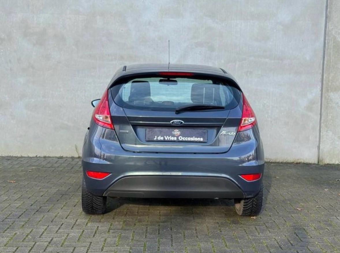 Zeer nette Ford Fiesta met 92.000km (usb,bluetooth en stoelverwarming)