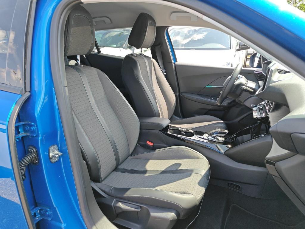 Peugeot E-2008 allure pack ev 50kwh 136pk | kleurnavigatie tomtom &applecar