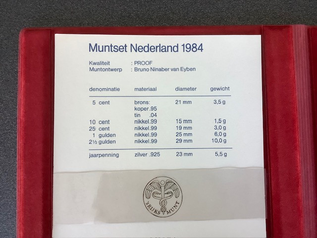Nederland , Proofsets 1983 t/m 1987 met zilveren jaarpenning.