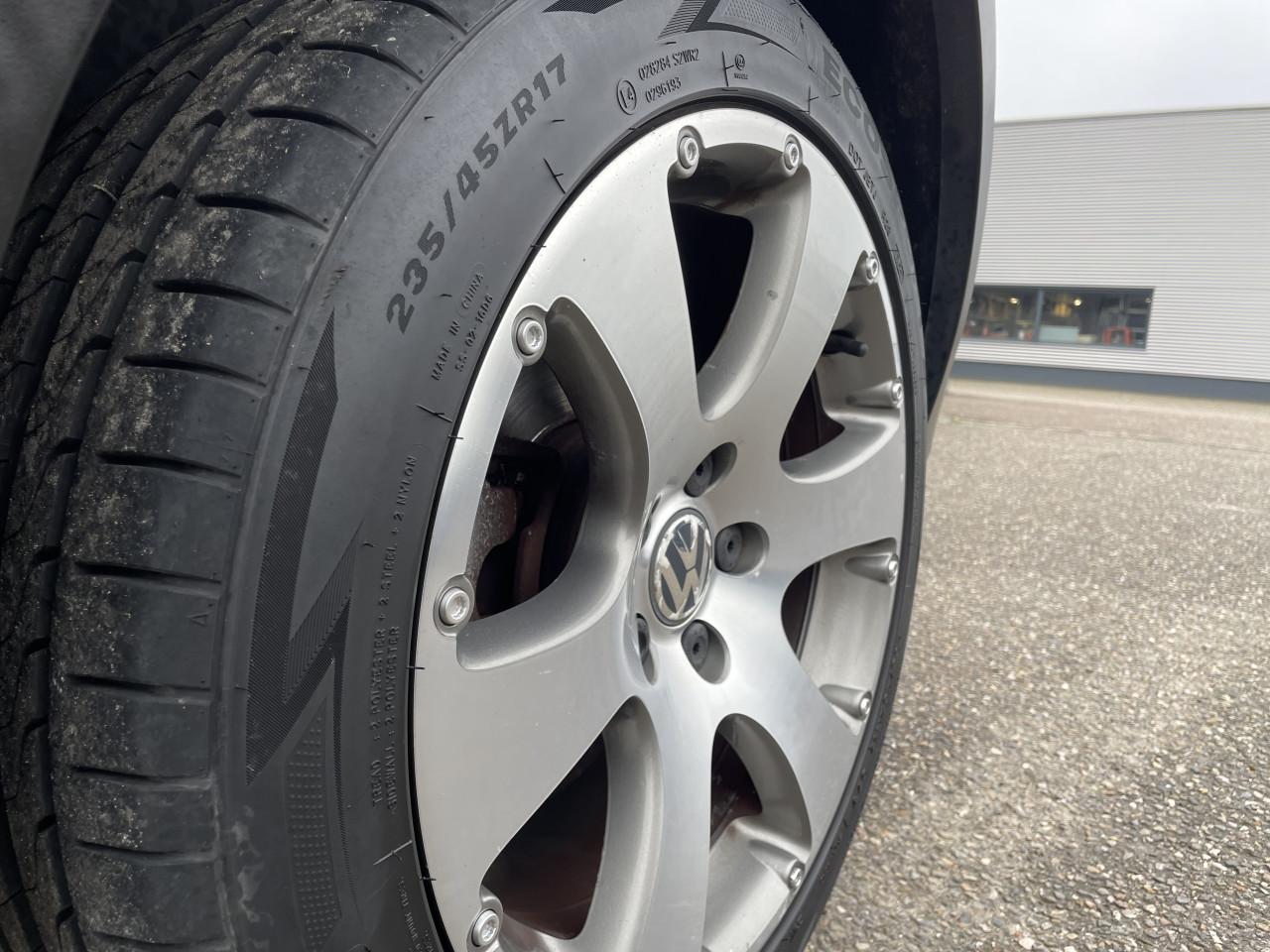 VOLKSWAGEN TOURAN 1.4 CROSS AUTOMAAT