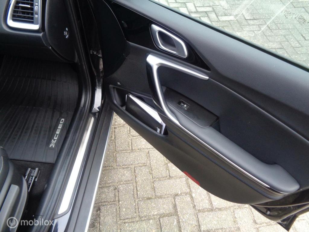 Kia Xceed 1.4 t-gdi executive/automaat/navi/panoramadak/half leer/18''lm/tr