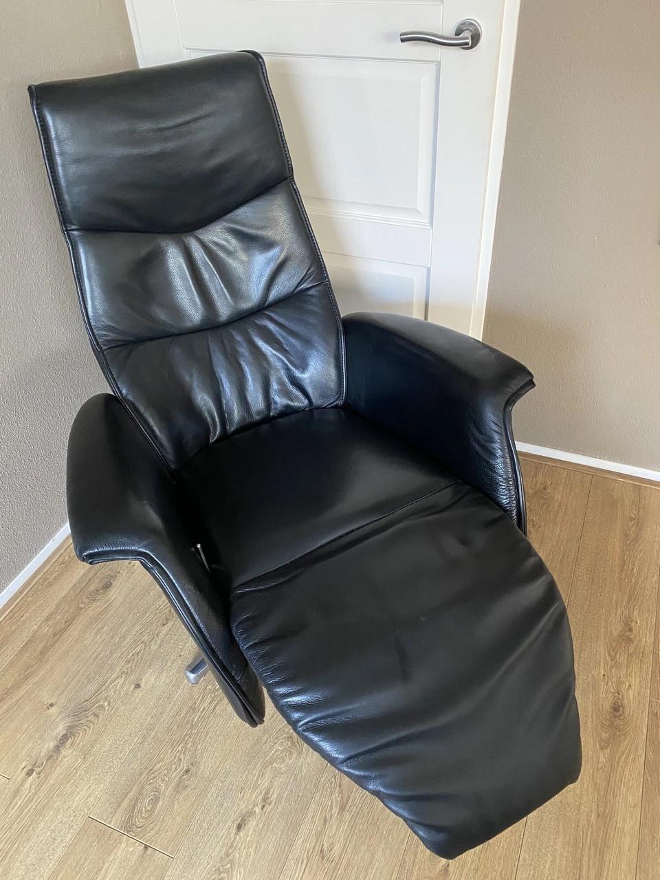 Zwart leren relaxfauteuil Jort Knudsen De toekomst