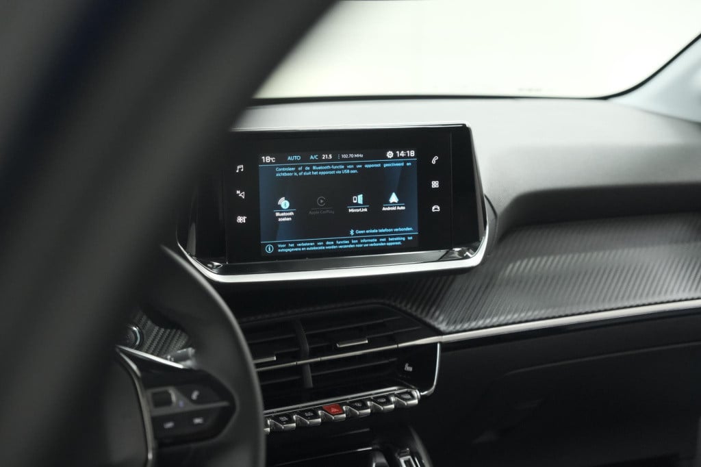 Peugeot 208 puretech 100 allure | adaptieve cruise control | camera | apple